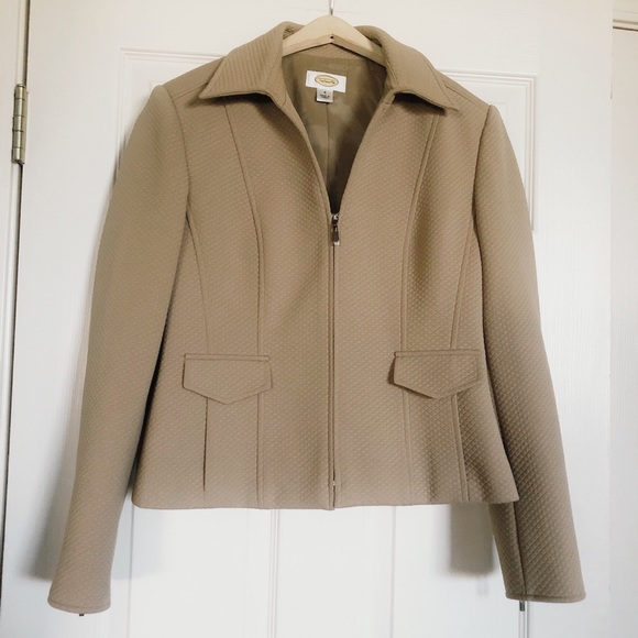 Talbots Jackets & Blazers - NWOT Talbots Quilted Jacket Tan Zippered 4⬇️⬇️⬇️